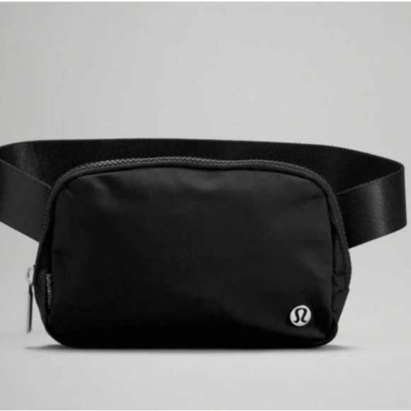 lululemon athletica Handbags - Lululemon Everywhere Belt Bag - NWT